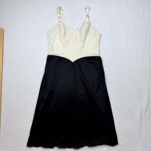 VTG‎ Vanity Fair Womens Slip Dress 32 Black White Nylon Lace Lingerie Nightgown